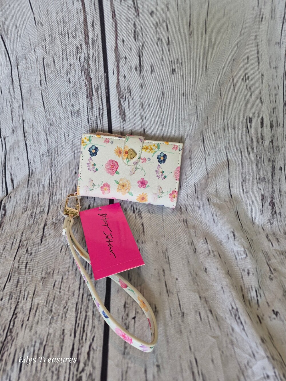 Betsey Johnson Floral Wristlet Wallet NWT Compact Bifold Heart Snap MSRP $54 - Picture 2 of 9